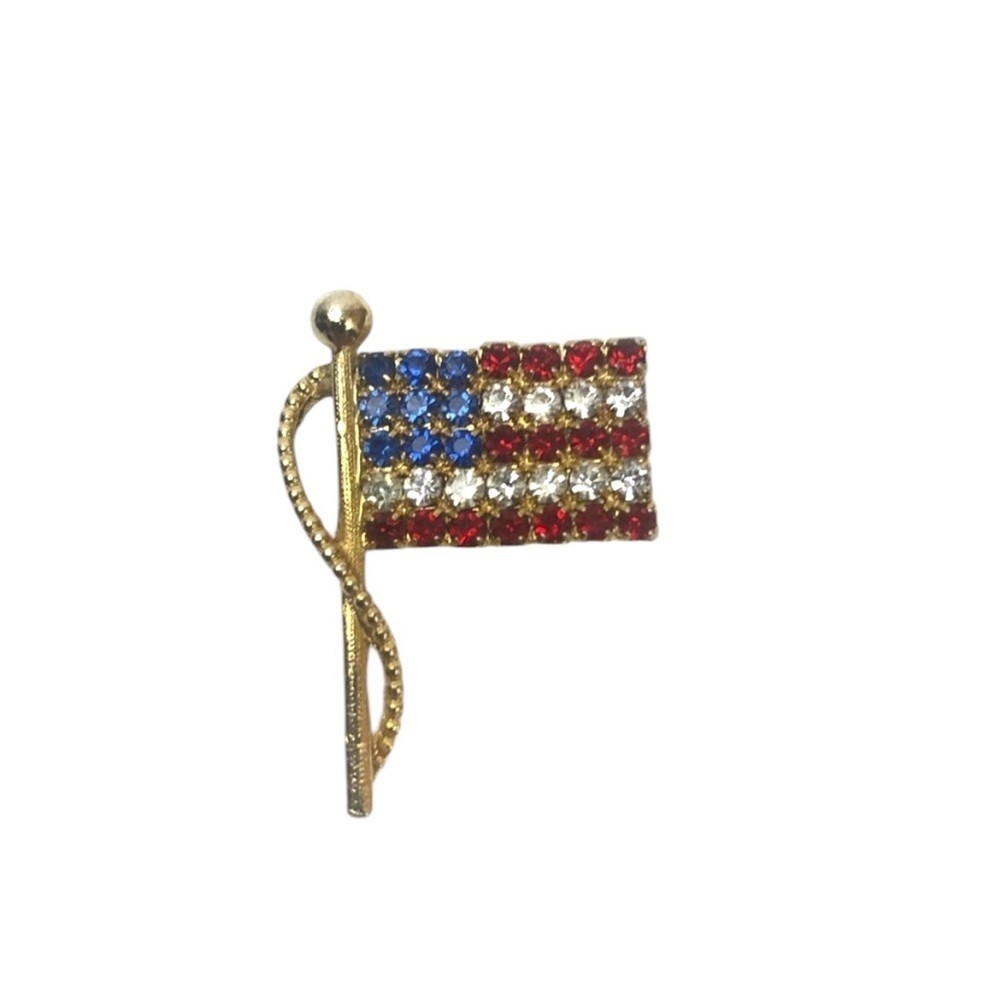 Vintage American Flag USA Patriot on Gold Flag Staff United States Pin